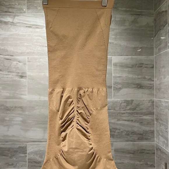 Shapewear, Nude, Strapless dress (full body), size small - Picture 3 of 4